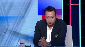 تشييع جنازة والد هشام حنفي نجم الأهلي السابق من مسجد الحصري بحضور نجوم الكرة.. فيديو