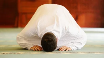 كيفية أداء صلاة التهجد وعدد ركعاتها في الليالي العشر الأواخر من رمضان لاغتنام الأجر والثواب؟