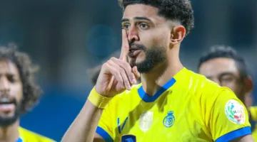 عبدالإله العمري ينضم لتشكيلة الاتحاد استعداداً لمواجهة الشباب في كأس الملك بصفوف قوية.