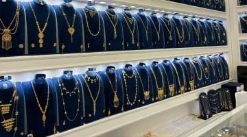 أسعار الذهب اليوم في السوق المصري الأحد 23 مارس 2025: تحديث لحظي لتغيرات الأسعار