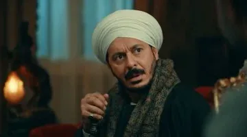 مسلسل حكيم باشا الحلقة 28.. رياض الخولي يتآمر مع بحر وسليم لإيقاع مصطفى شعبان في فخ جديد