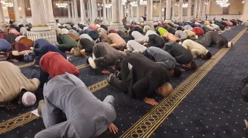 الليالي العشر الأخيرة تبدأ اليوم: هل تكون ليلة القدر المباركة هذا العام في يوم الجمعة؟