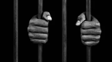 الحبس شهرين لمنتحل صفة موظف بنك بتهمة الاحتيال وانتحال الشخصية لتحقيق مكاسب غير مشروعة