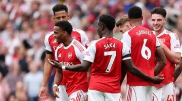 أرسنال يواجه سندرلاند بقوة ضاربة في الدوري الإنجليزي